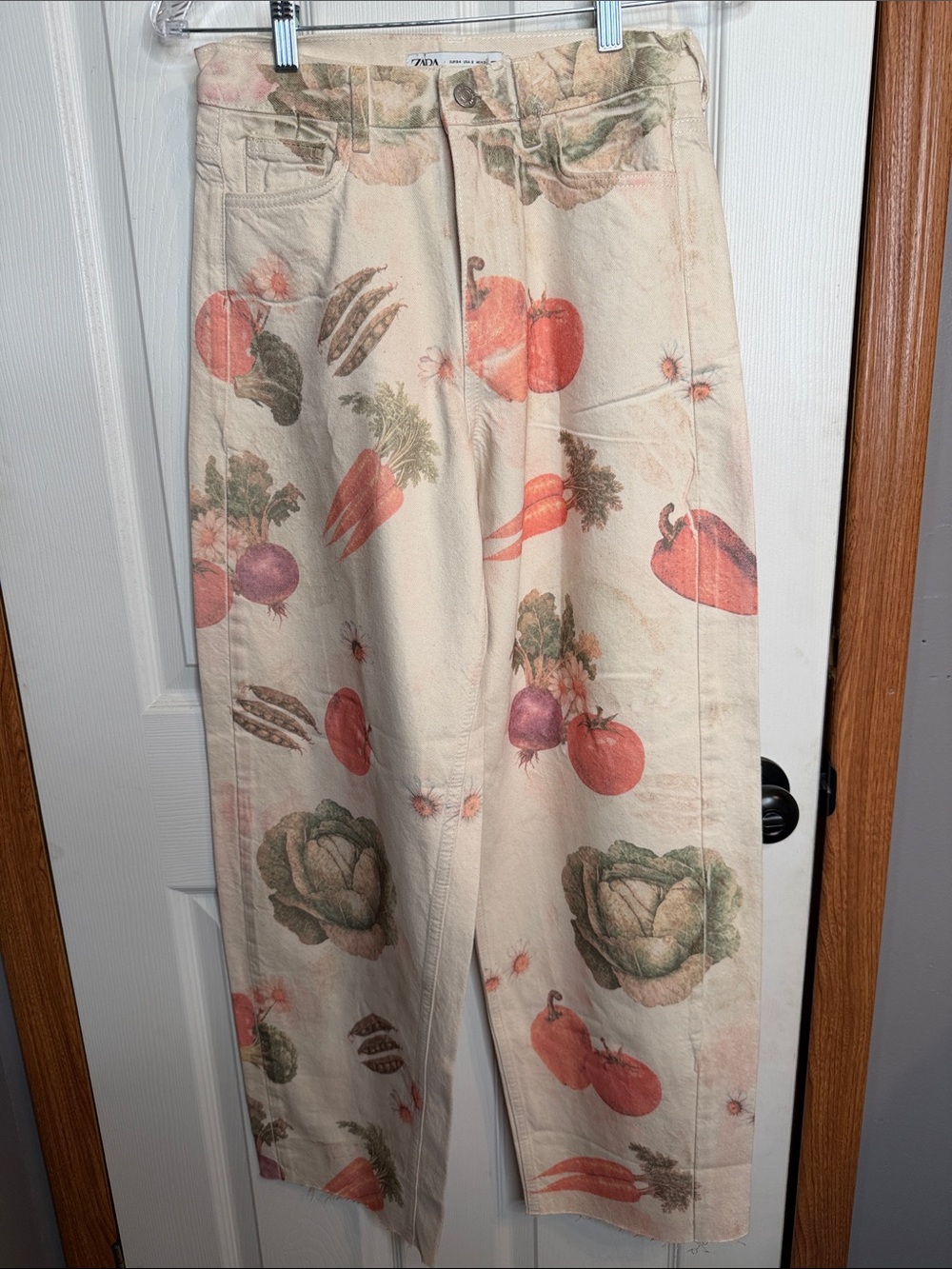 Zara Cream Wide-Leg Jeans with Vegetable Garden Print SOLD OUT ! BEST PRICE!!!!!
